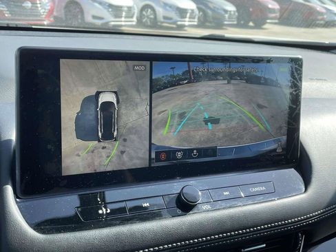 Used 2024 Nissan Rogue SL image 26