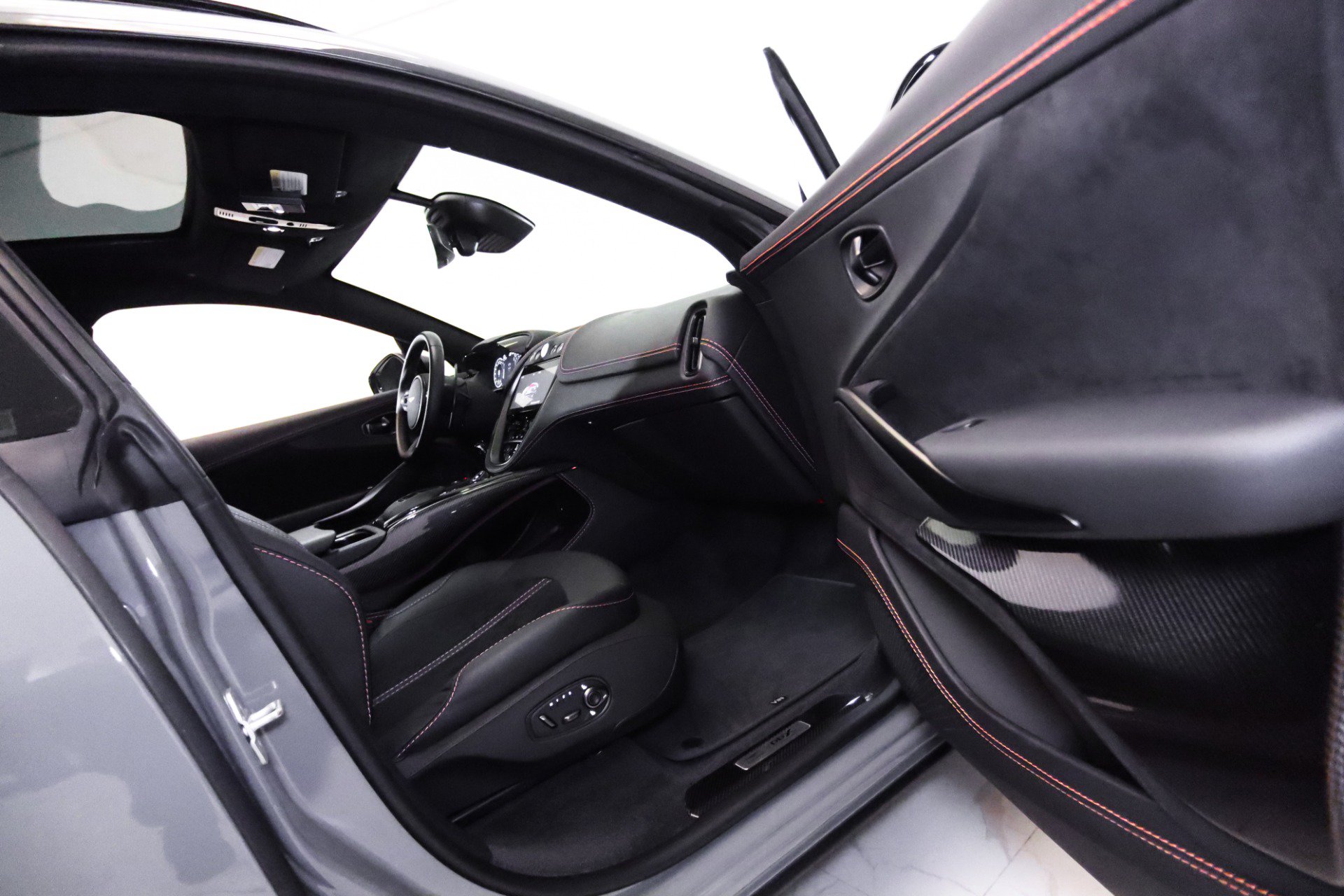 Used 2023 Aston Martin DBX 707 AWD/4WD image 40