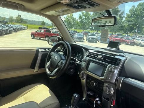 Used 2017 Toyota 4Runner SR5 Premium RWD image 46