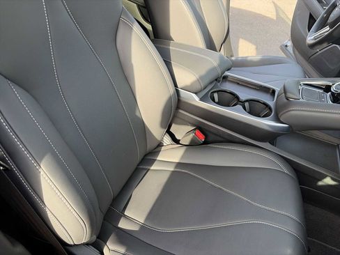 Used 2025 Acura RDX SH-AWD image 25