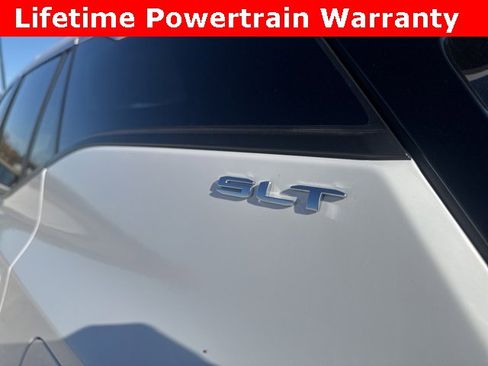 Used 2024 GMC Terrain SLT image 8