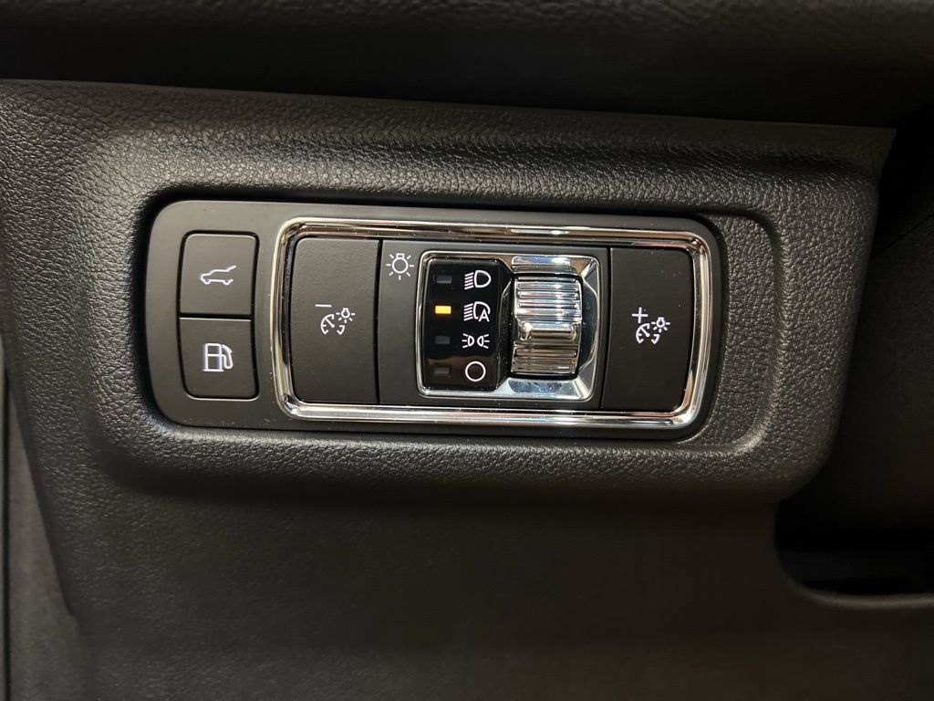 New 2025 Lincoln Corsair Grand Touring w/ Equipment Group 302A AWD/4WD image 24