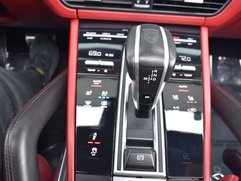 Used 2021 Porsche Cayenne Turbo image 37