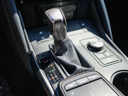 Used 2024 Lexus IS 500 RWD image 20