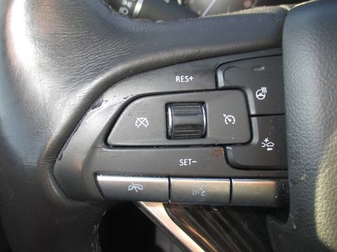 Used 2021 Cadillac XT6 Premium Luxury image 36