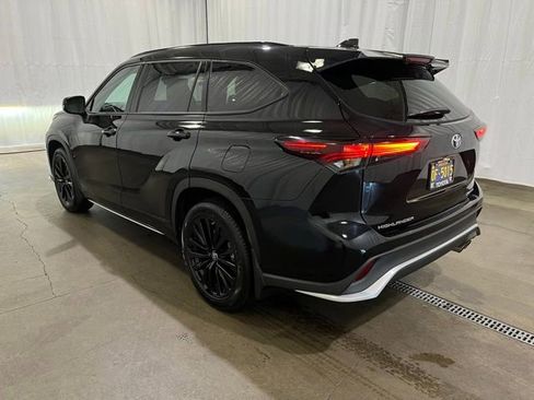 Certified 2024 Toyota Highlander XSE AWD/4WD image 6