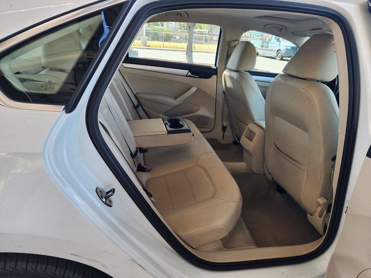 Used 2012 Volkswagen Passat 2.5 SE FWD image 17