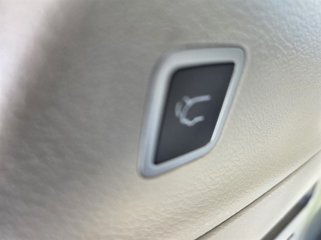 Used 2021 Chrysler Pacifica Touring-L FWD image 14