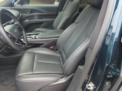 Used 2024 Cadillac Lyriq Sport AWD/4WD image 11