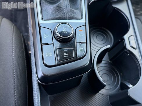 Used 2024 Kia Sportage LX AWD/4WD image 31