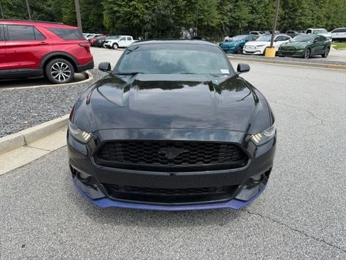 Used 2017 Ford Mustang Coupe RWD image 3
