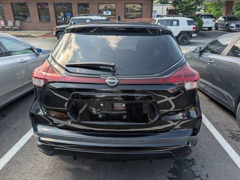 Used 2022 Nissan Kicks S FWD image 4