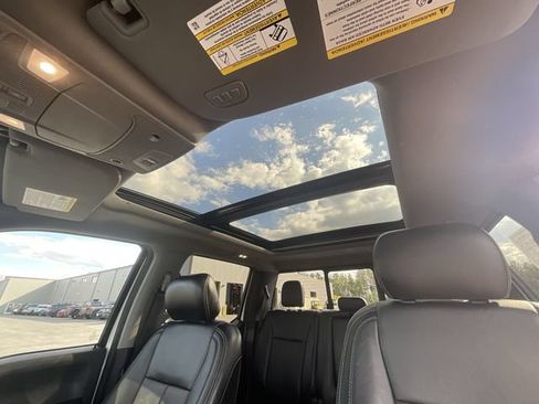 Used 2020 Ford F150 Lariat w/ Equipment Group 502A Luxury AWD/4WD image 23