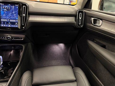 New 2026 Volvo XC40 B5 Plus w/ Protection Package Premier image 28