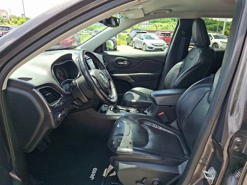 Used 2019 Jeep Cherokee Limited AWD/4WD image 9
