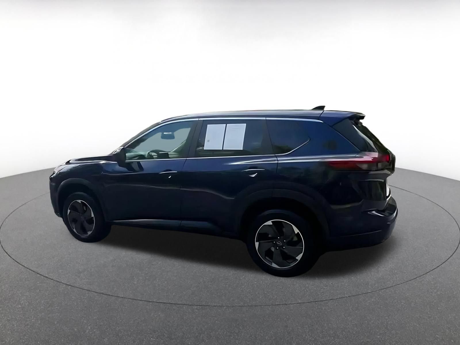 Used 2025 Nissan Rogue SV AWD/4WD image 9