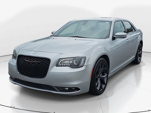 Used 2023 Chrysler 300 S RWD image 11