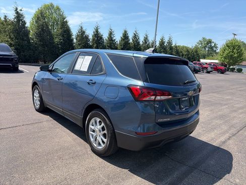 Used 2024 Chevrolet Equinox LS w/ LS Convenience Package image 3