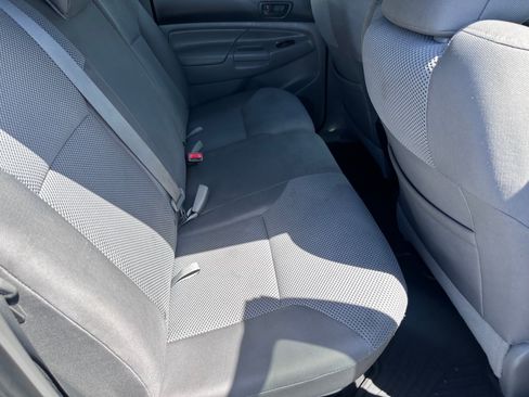 Used 2012 Toyota Tacoma 4x4 Double Cab w/ TRD Sport Upgrade Pkg image 8