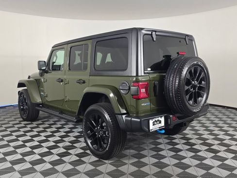 Used 2023 Jeep Wrangler Unlimited Sahara AWD/4WD image 5
