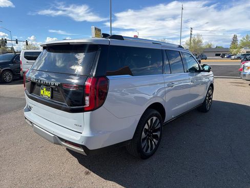 Used 2025 Ford Expedition Max Platinum w/ Driver's Package AWD/4WD image 3