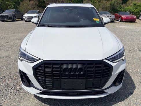 Certified 2025 Audi Q3 2.0T Premium w/ Convenience Package AWD/4WD image 2