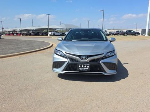 Used 2021 Toyota Camry XSE image 3