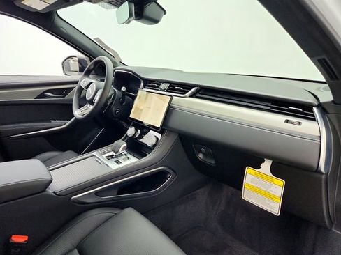 New 2026 Jaguar F-PACE R-Dynamic S image 13