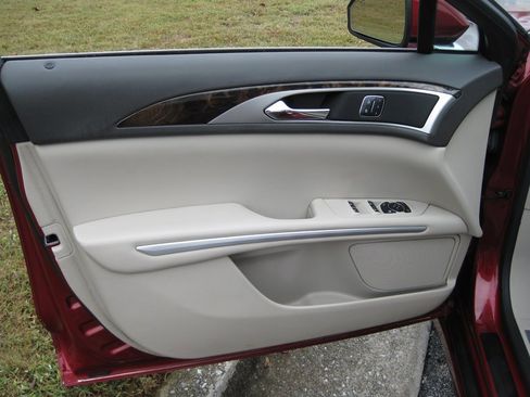 Used 2016 Lincoln MKZ Hybrid With Sunroof w/ Equipment Group 600A Reserve image 9