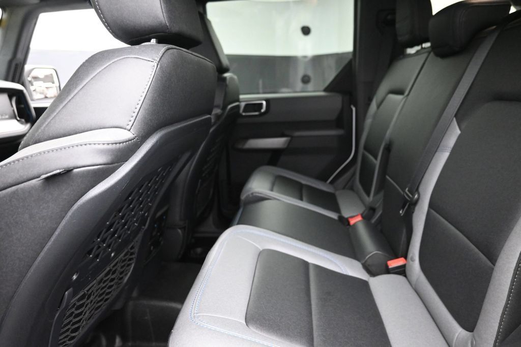 Used 2023 Ford Bronco Black Diamond AWD/4WD image 12