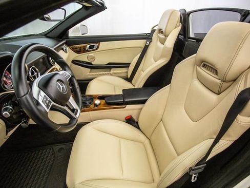 Used 2014 Mercedes-Benz SLK 250 2dr Roadster SLK 250 w/ Premium Package image 18