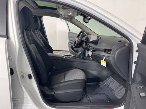 New 2026 Nissan Sentra SV w/ SV Convenience Package FWD image 39