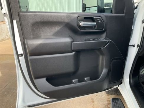 Used 2025 Chevrolet Silverado 2500 Custom w/ Z71 Off-Road Package image 4