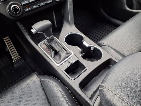 Used 2020 Kia Sportage S image 16