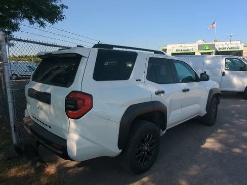 Used 2025 Toyota 4Runner SR5 AWD/4WD image 4