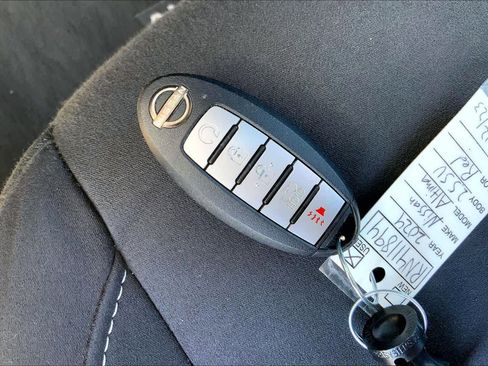 Used 2024 Nissan Altima 2.5 SV w/ SV Premium Package image 14