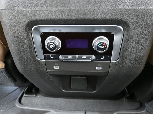 Used 2021 Chevrolet Suburban Premier w/ Premium Package image 14