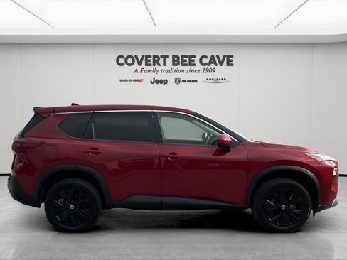 Used 2021 Nissan Rogue SV image 11