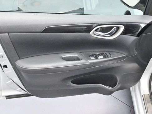 Used 2019 Nissan Sentra SV FWD image 9