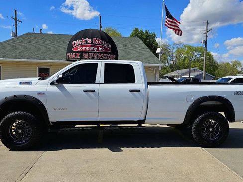 Used 2020 RAM 2500 Tradesman w/ Chrome Appearance Group AWD/4WD image 4