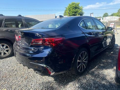 Used 2017 Acura TLX V6 w/ Technology Package FWD image 4