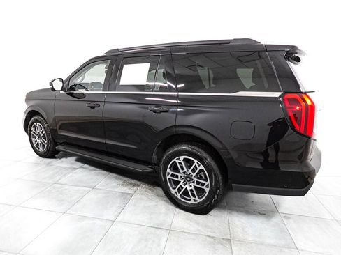Used 2025 Ford Expedition Active AWD/4WD image 4