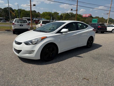 Used 2013 Hyundai Elantra GLS w/ Preferred Pkg image 12