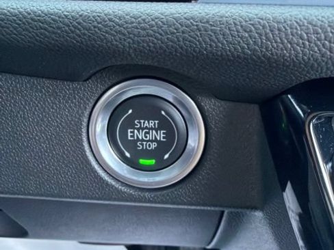 Used 2025 Chevrolet Traverse RS AWD/4WD image 31