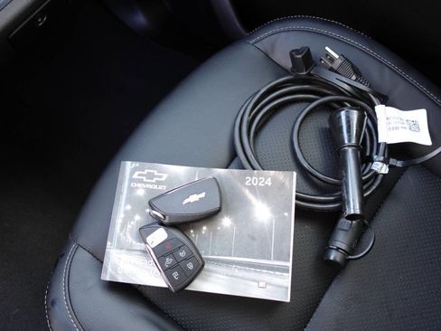 Used 2024 Chevrolet Silverado 1500 Custom image 31