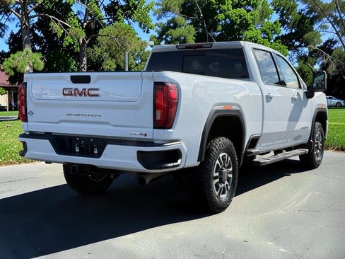 Used 2022 GMC Sierra 2500 AT4 w/ AT4 Preferred Package AWD/4WD image 8