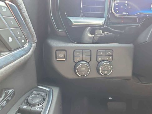 Used 2022 Chevrolet Silverado 1500 High Country w/ High Country Premium Package image 26