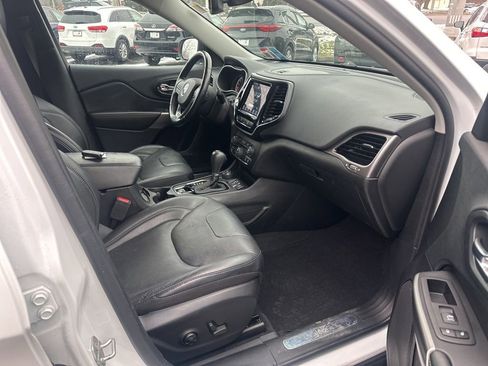 Used 2021 Jeep Cherokee Limited image 36