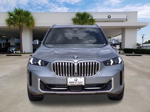 Used 2024 BMW X5 xDrive40i w/ Parking Assistance Package AWD/4WD image 2