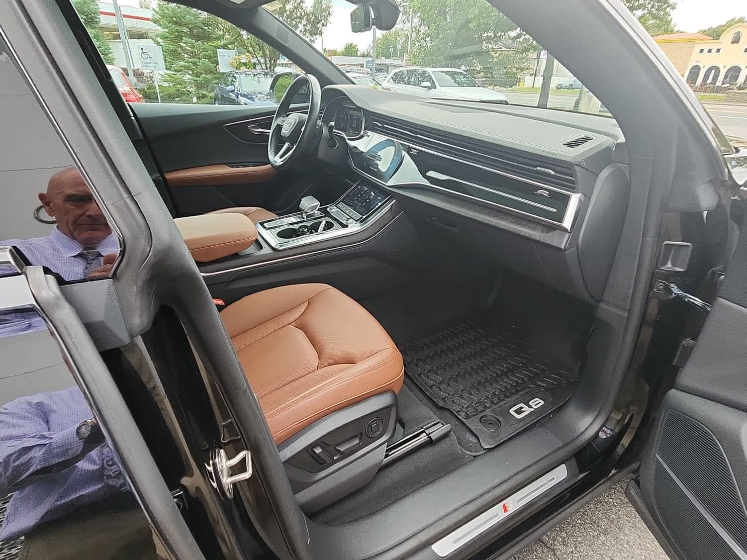 Used 2023 Audi Q8 Premium Plus AWD/4WD image 17